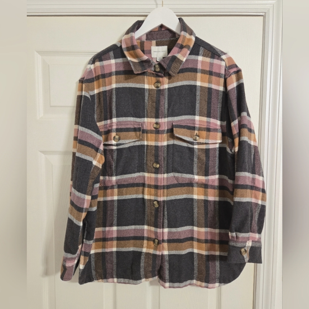 American Eagle grey pink plaid Flannel shirt button front size large